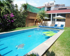 Casa de descanso con alberca en burgos Cuernavaca